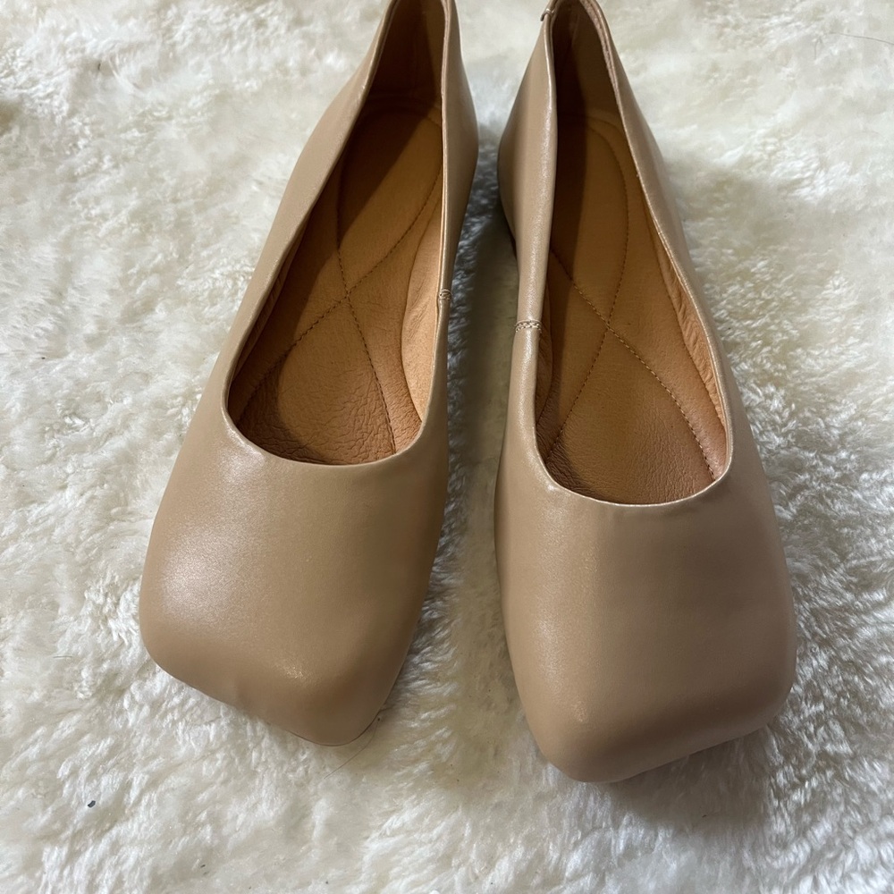 Elegant Tan Women's Leather Flats